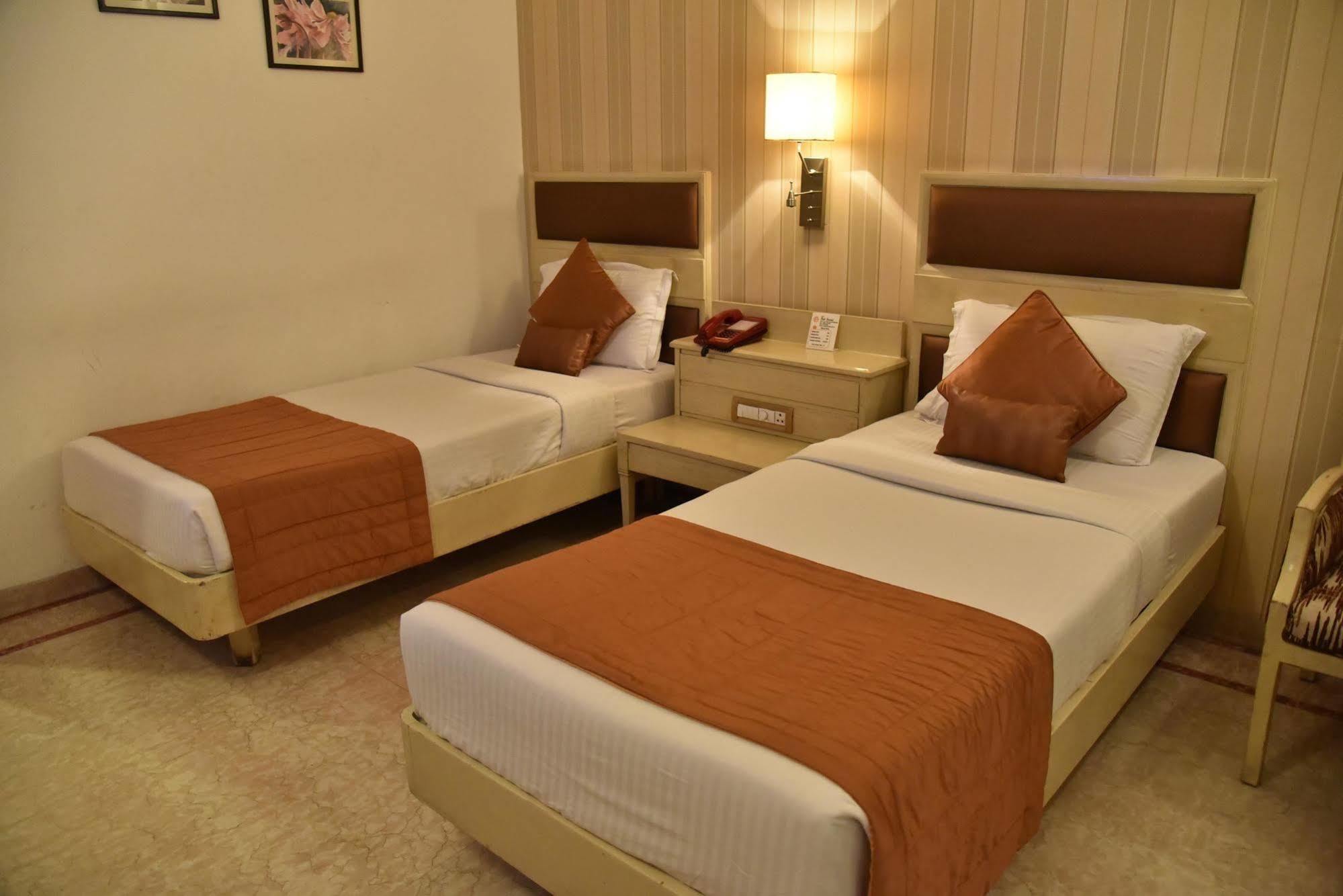 Hotel Park Grand Chandigarh Luaran gambar