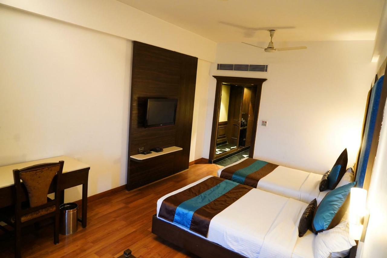 Hotel Park Grand Chandigarh Luaran gambar